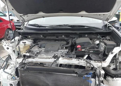 2015 Toyota Rav4 Xle z USA, uszkodzony, nr VIN JTMWFREV6FD075613